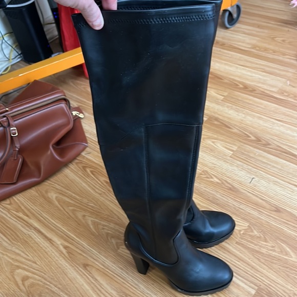 WORN ONCE~ GUESS Taylin Black Knee High platform Boots. Size 5.5M - Picture 4 of 6
